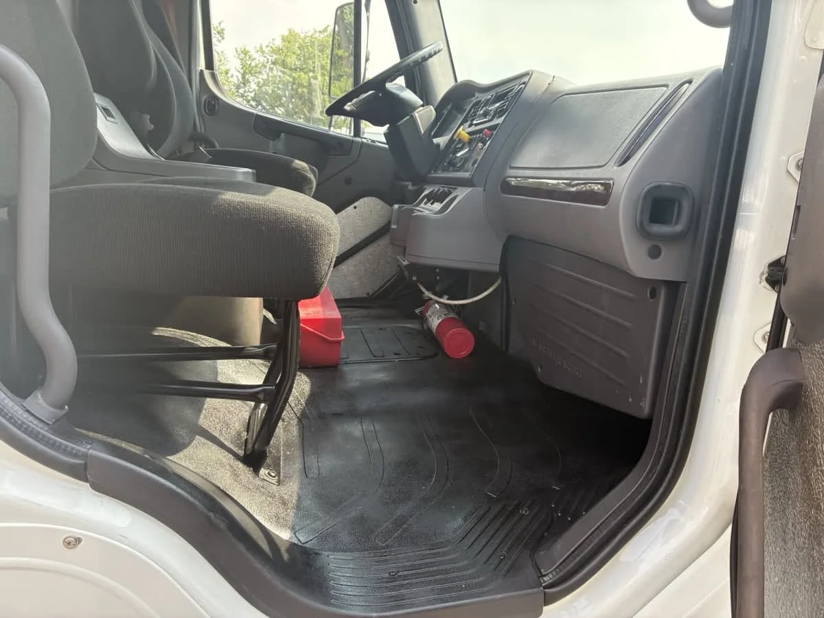 2019 Freightliner M2 106 in Newark, NJ — photo 8