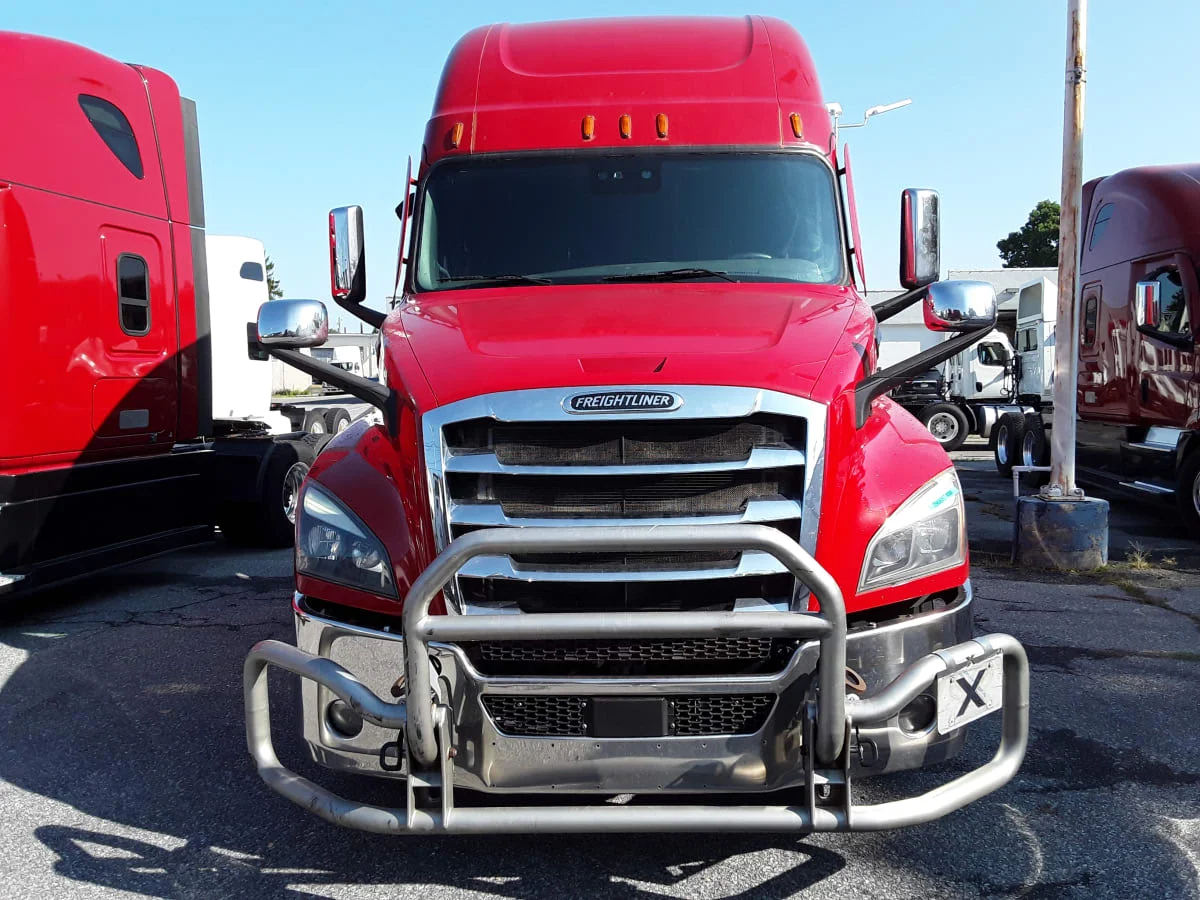2020 Freightliner Cascadia in Allentown, PA — photo 2