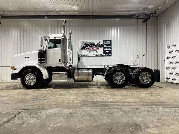2006 Peterbilt in Hartford, SD — photo 4