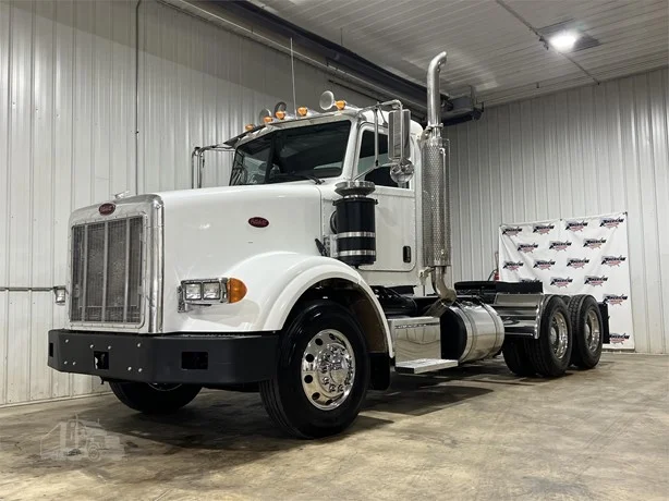 2006 Peterbilt in Hartford, SD
