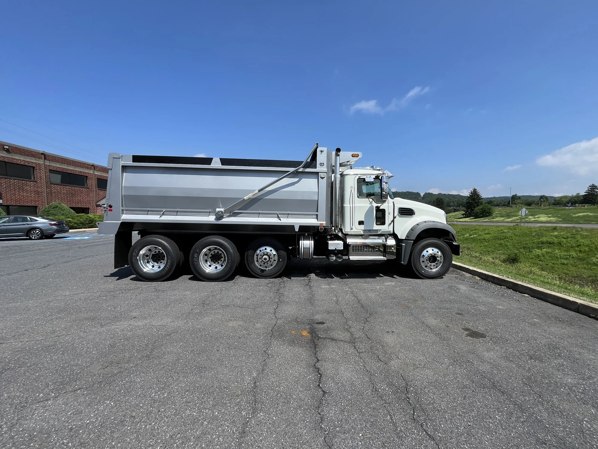 2027 Mack Granite in Ephrata, PA — photo 3