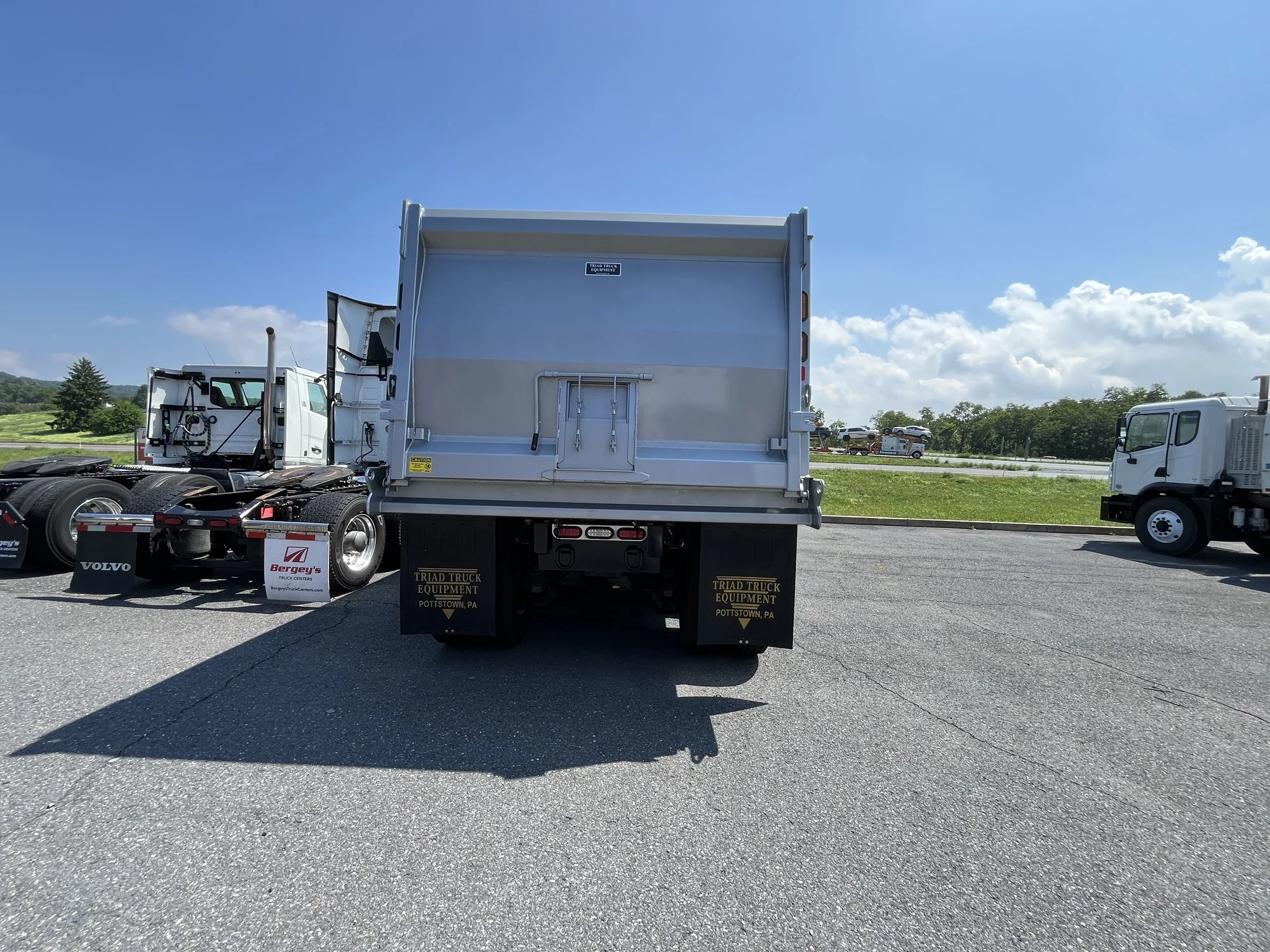 2027 Mack Granite in Ephrata, PA — photo 4