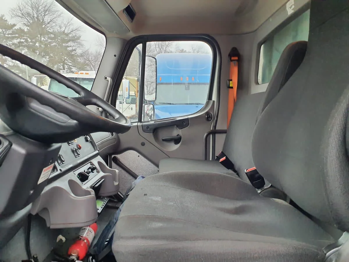 2020 Freightliner M2 106 in Springfield, MA — photo 13