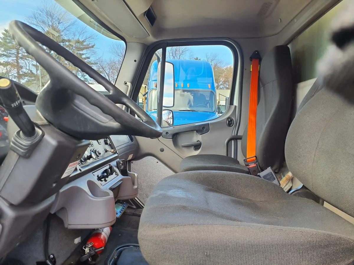 2020 Freightliner M2 106 - image 13