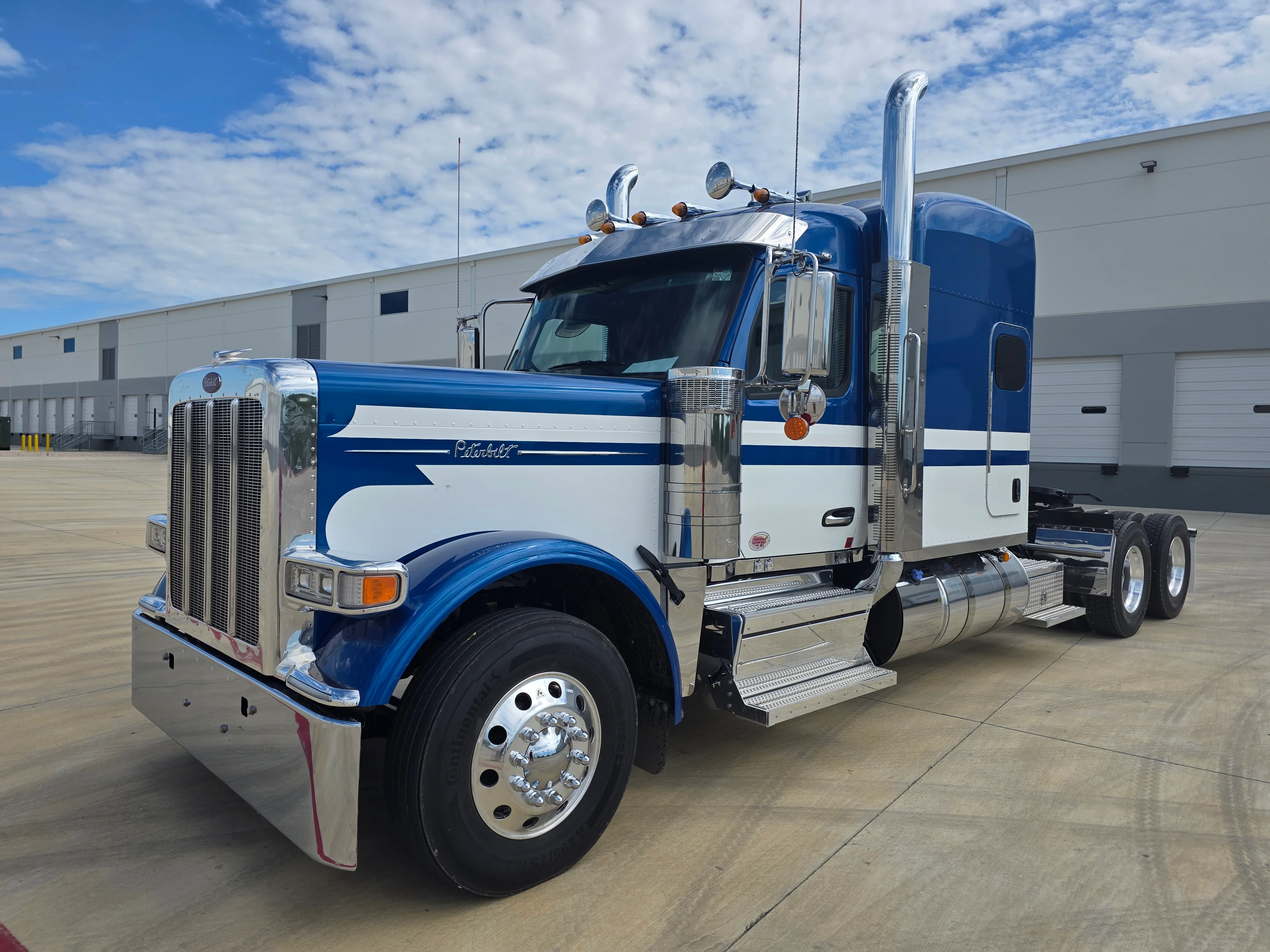 2027 Peterbilt 589 in Lowell, AR