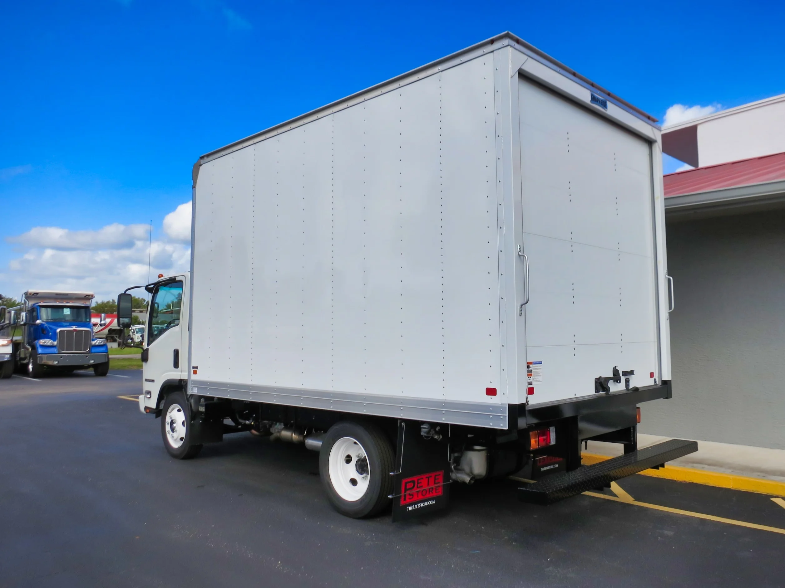 2024 Isuzu NPR - image 10