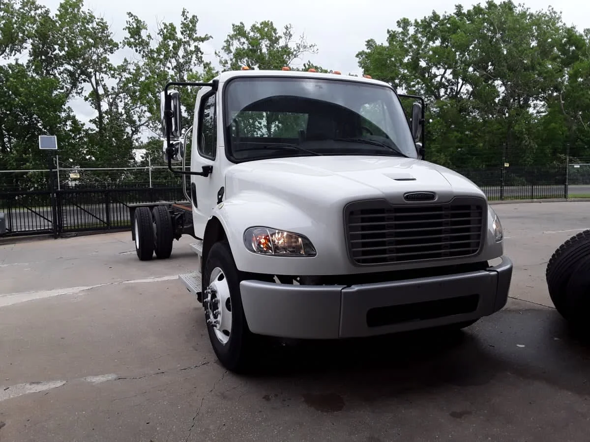 2019 Freightliner M2 106