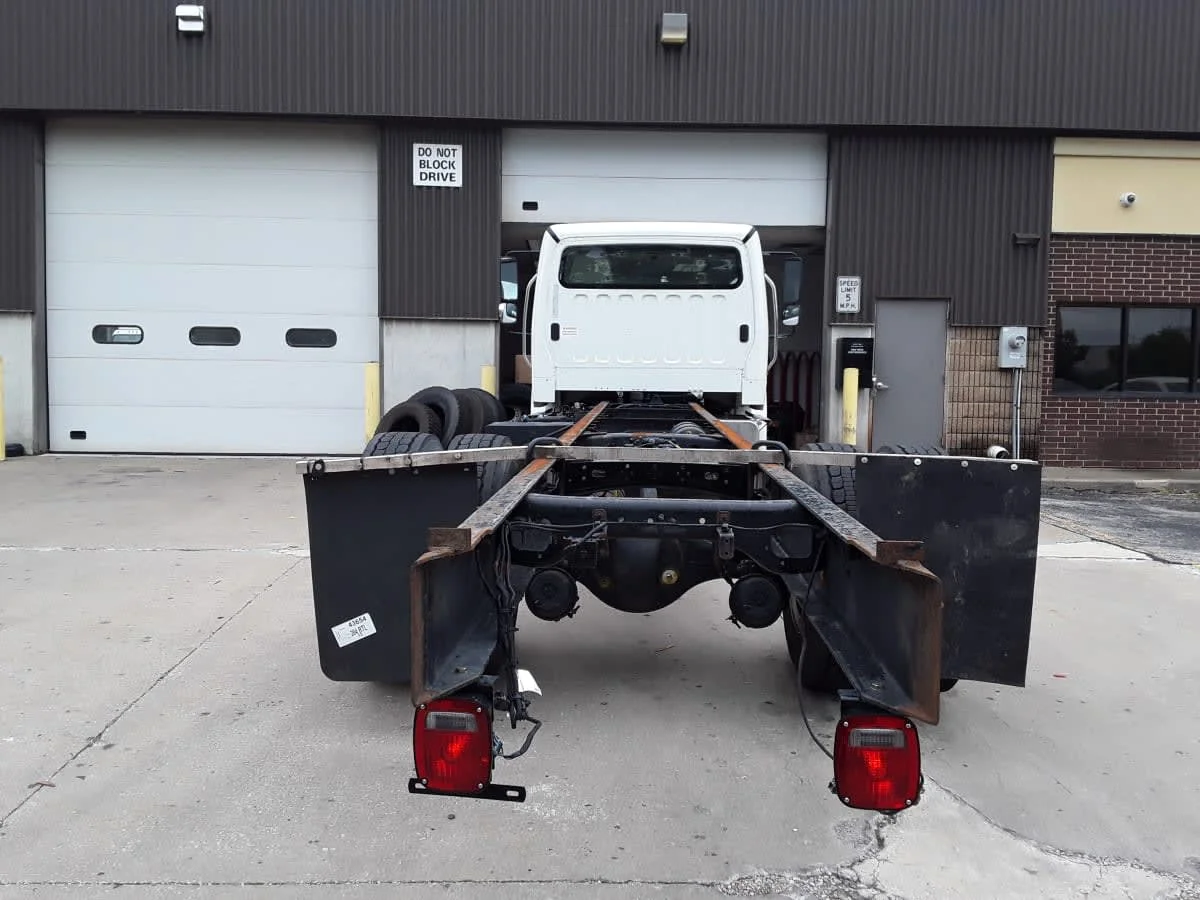 2019 Freightliner M2 106 in Kansas City, MO — photo 8