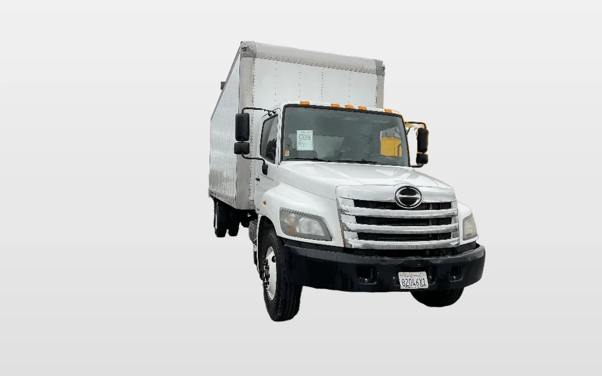 2017 Hino 268 - image 1