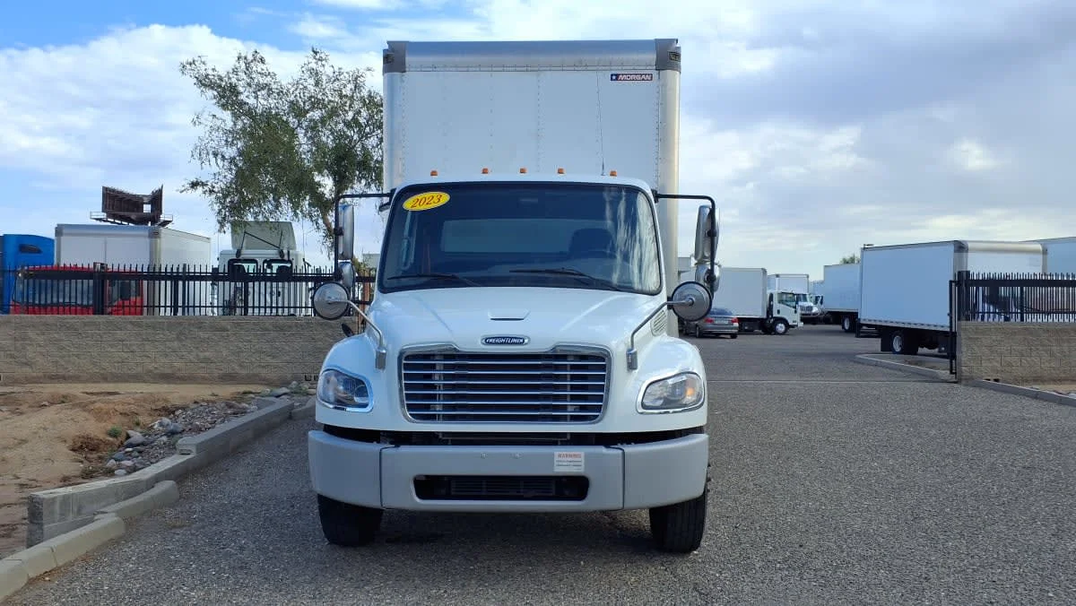 2023 Freightliner M2 106 in Phoenix, AZ — photo 2