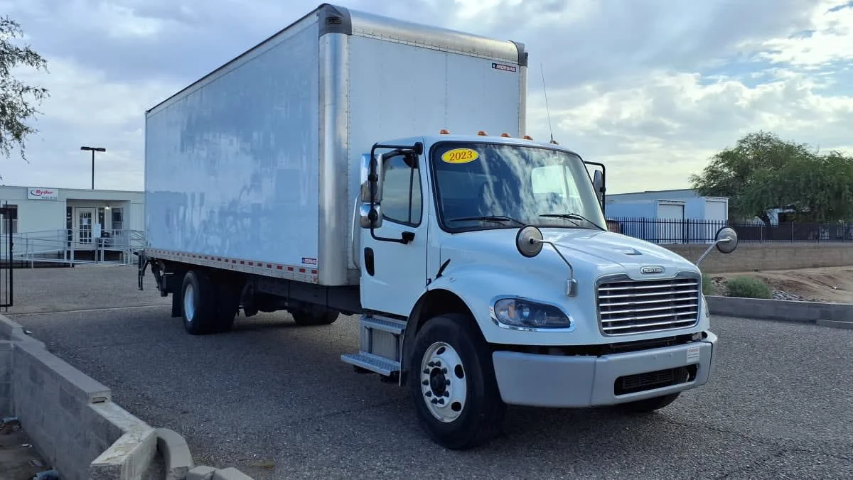 2023 Freightliner M2 106 in Phoenix, AZ — photo 3