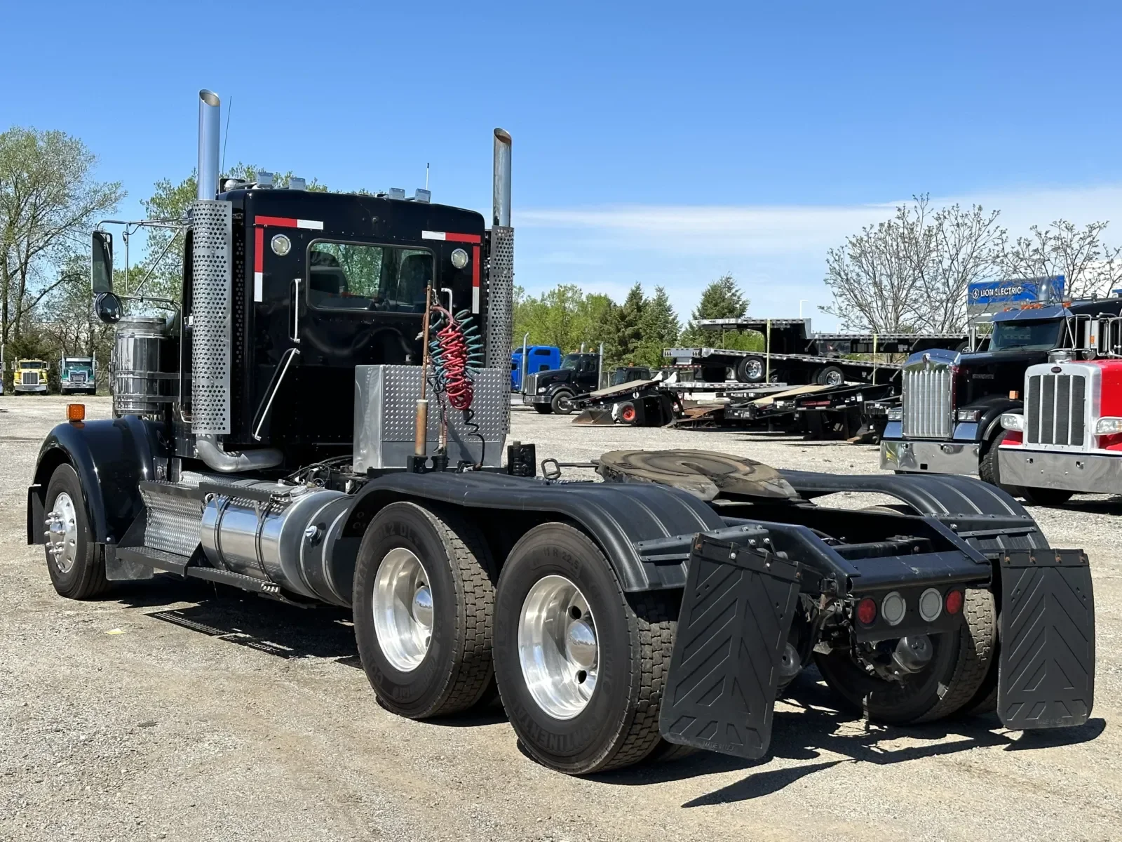 2011 Kenworth W900 - image 6