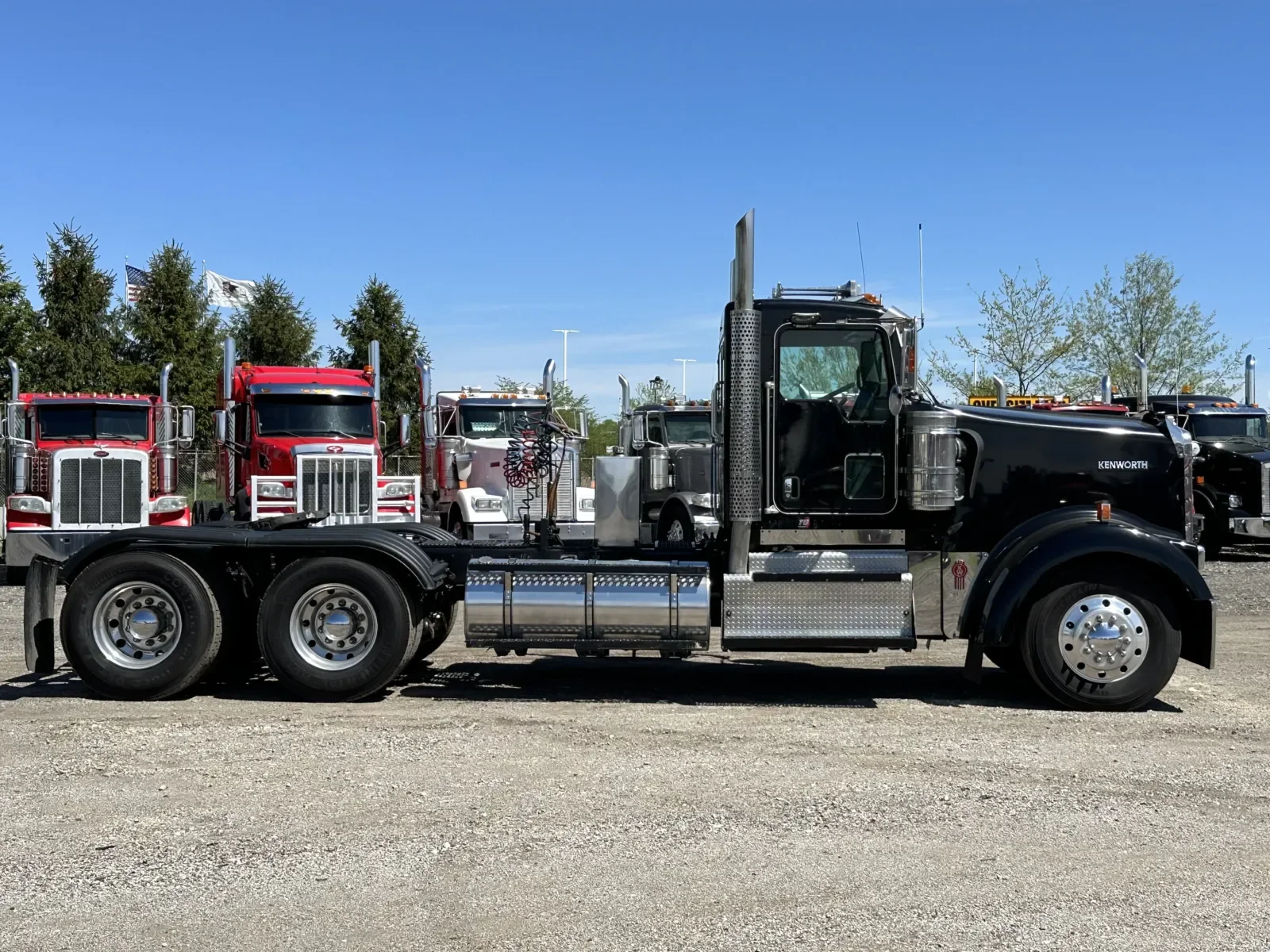 2011 Kenworth W900 in New Lenox, IL — photo 3