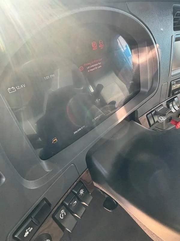 2023 Kenworth T880 - image 14