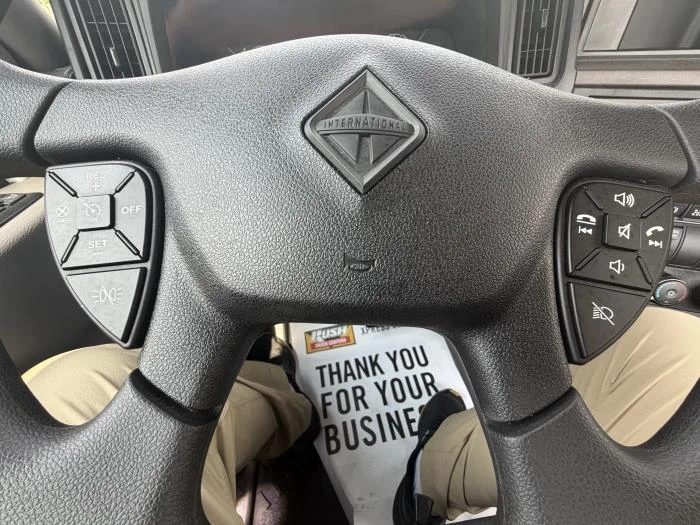 2027 International LT — photo 15