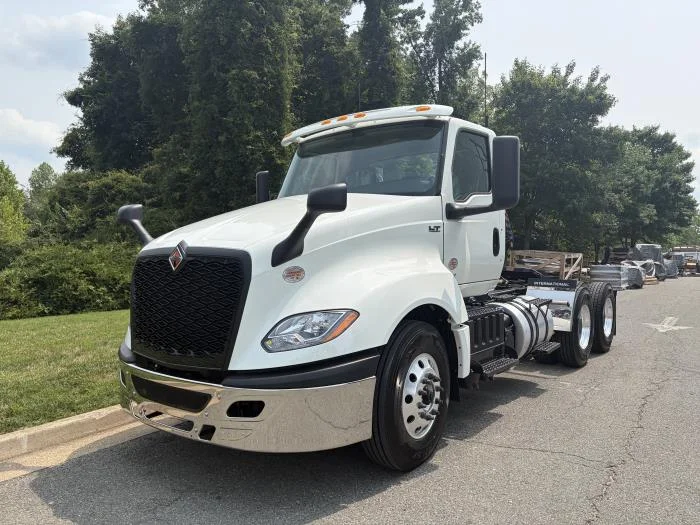 2027 International LT — photo 2
