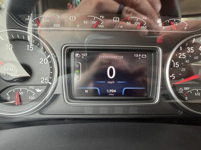 2027 International LT — photo 16