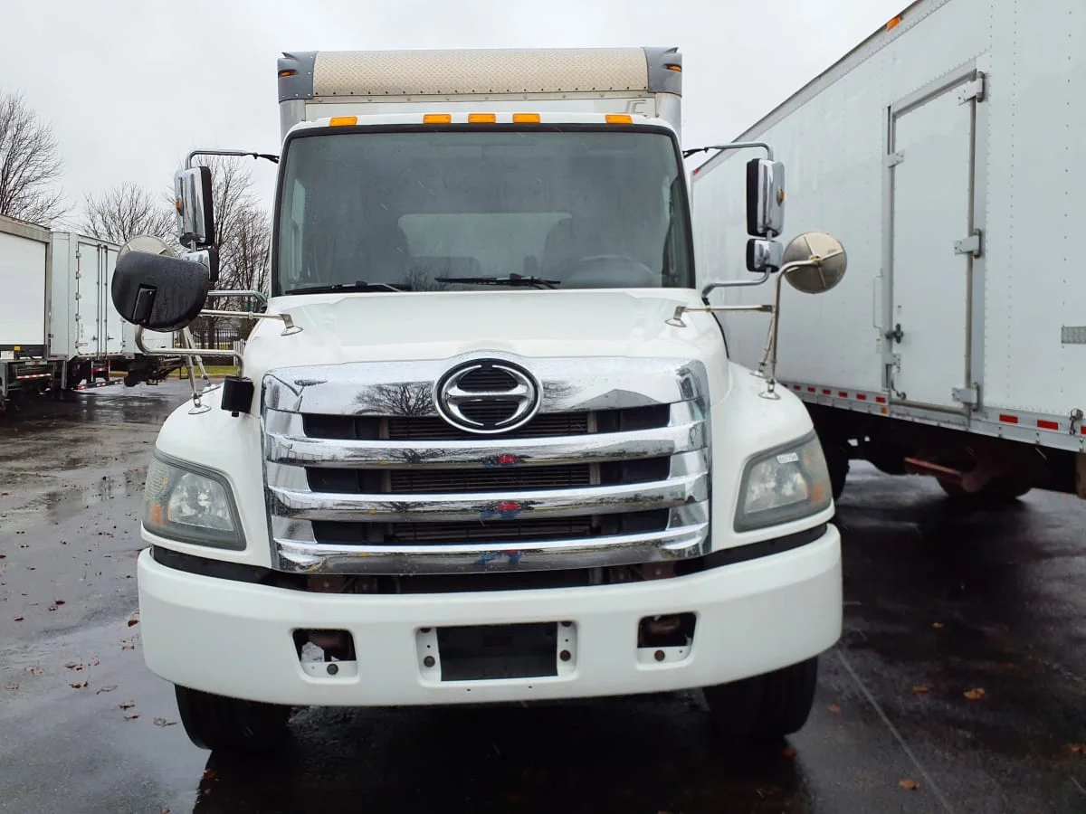 2016 Hino 338 - image 2