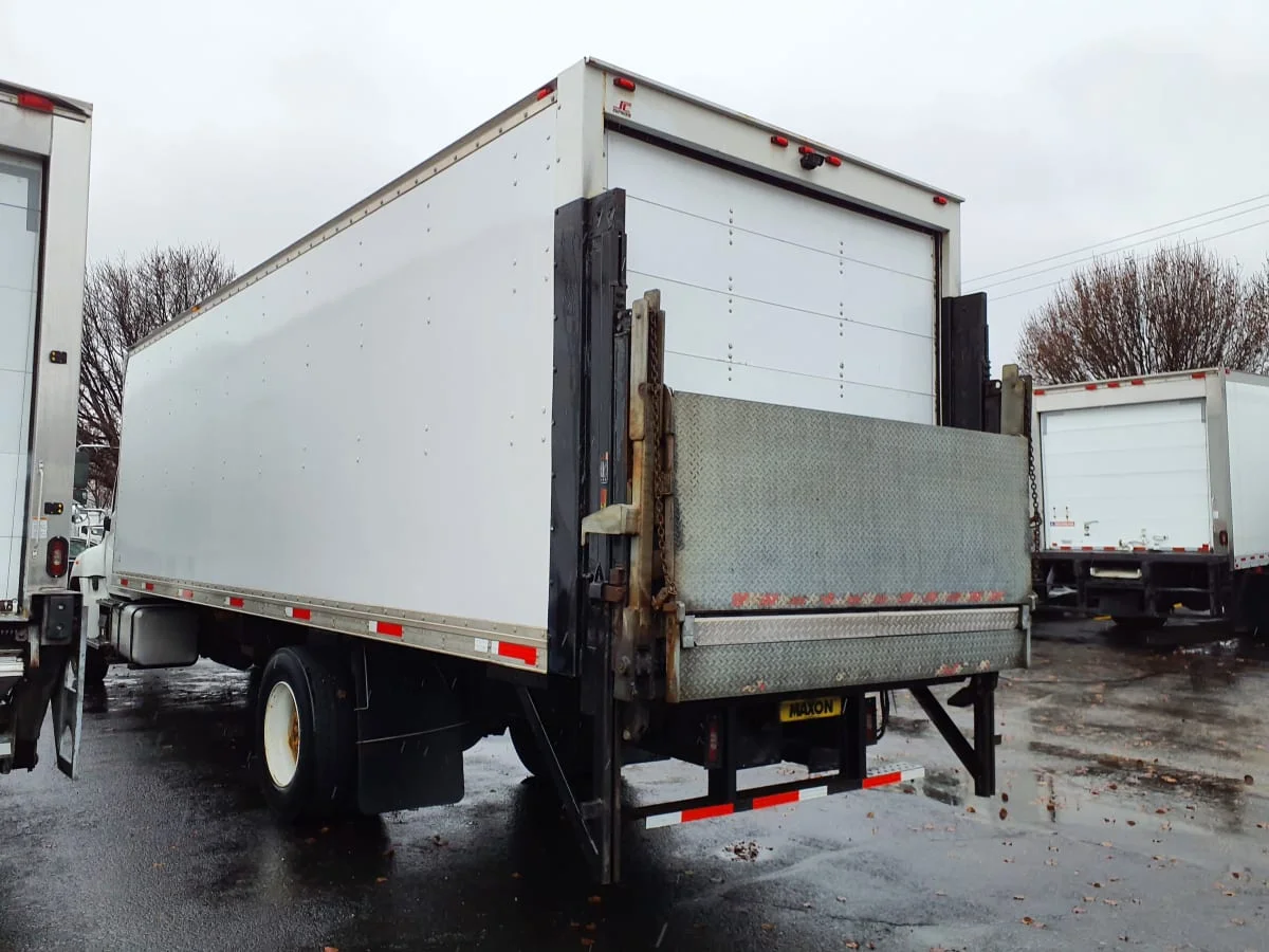 2016 Hino 338 in Bolingbrook, IL — photo 6