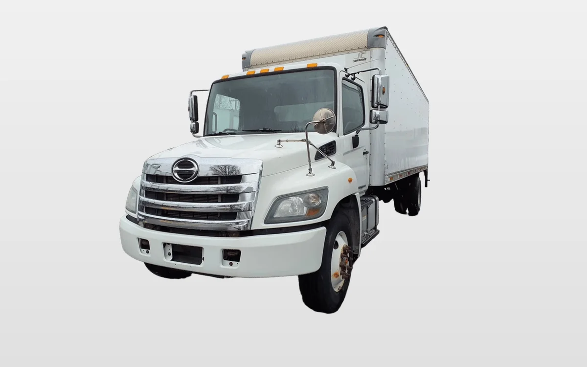 2016 Hino 338 - image 1