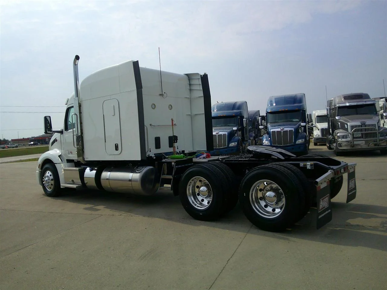 2027 Peterbilt 579 in Fargo, ND — photo 5