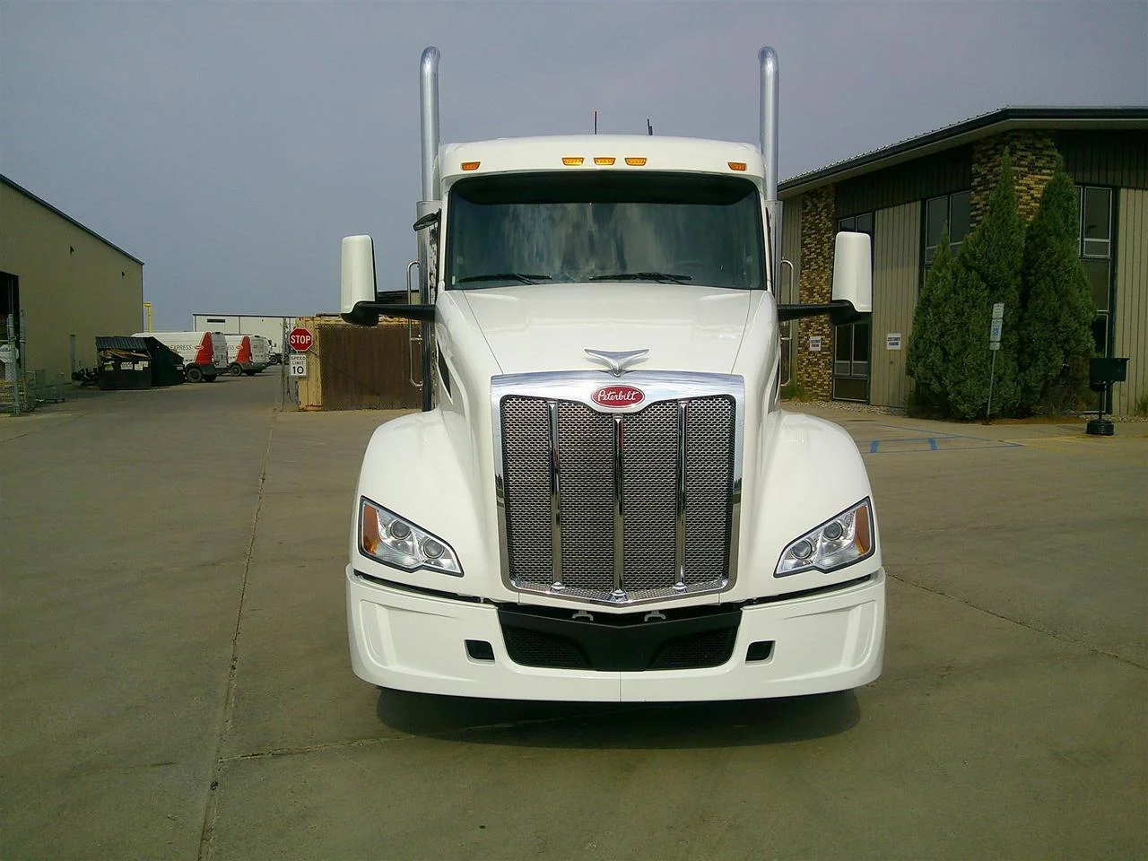 2027 Peterbilt 579