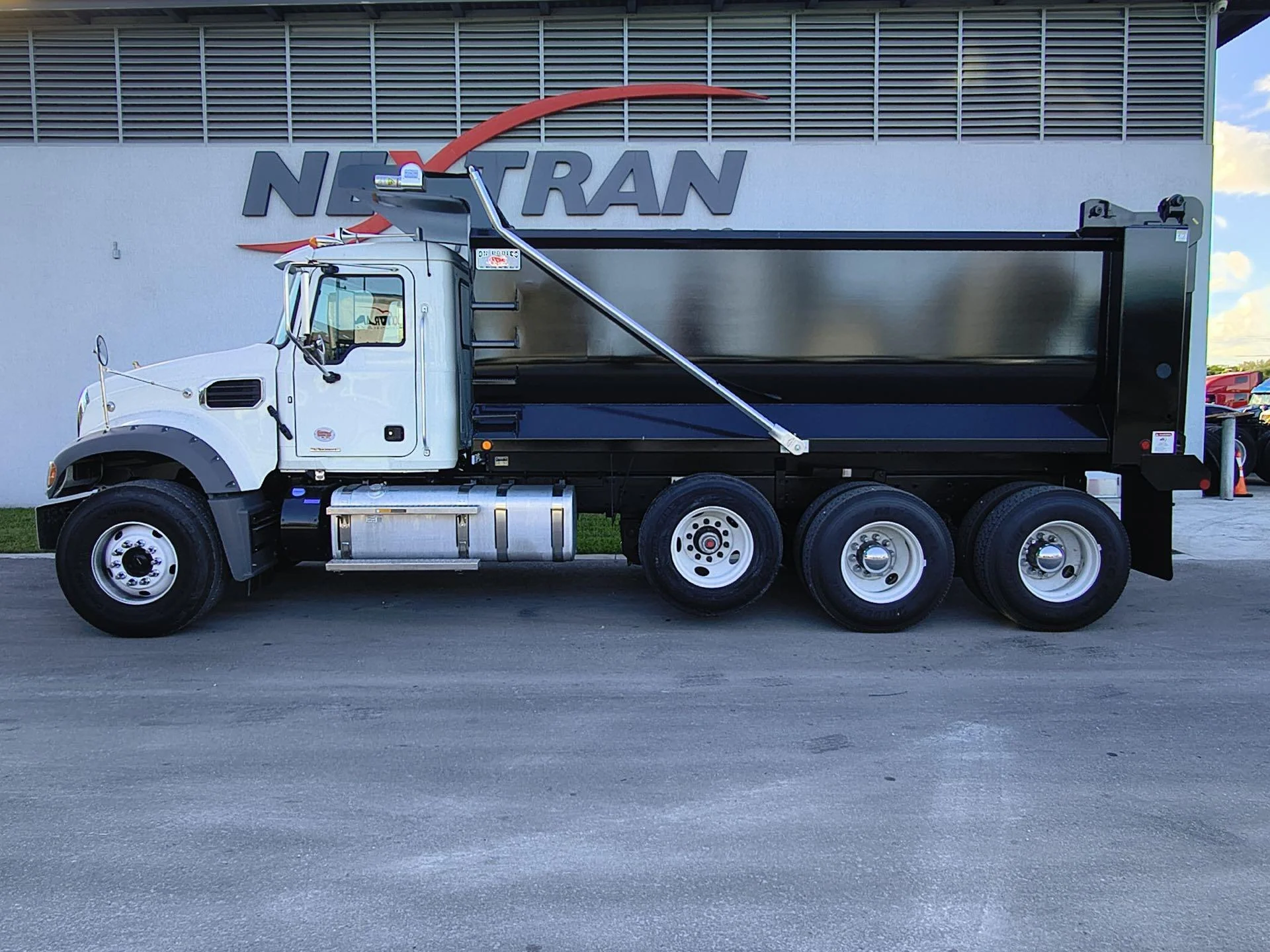 2026 Mack Granite - image 3