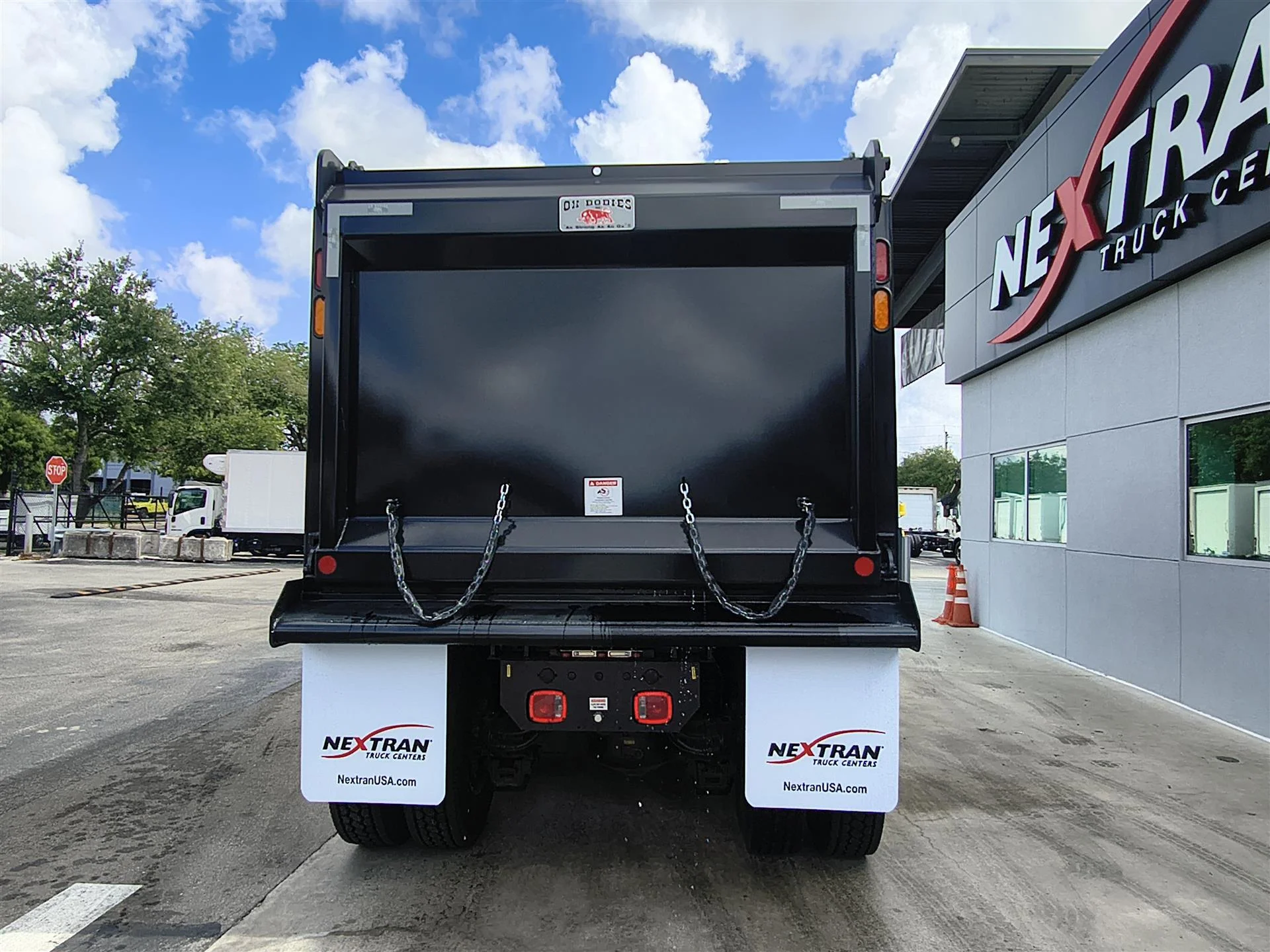 2026 Mack Granite in Miami, FL — photo 5