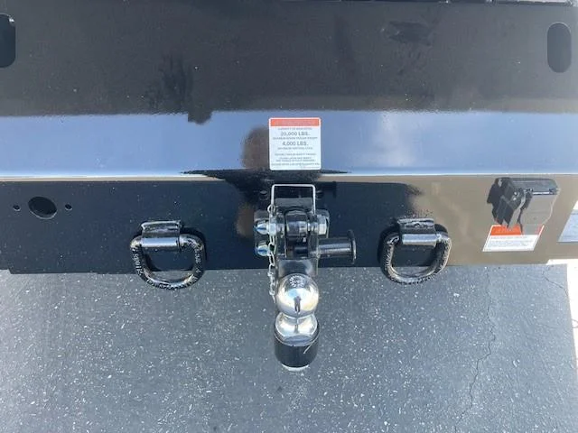 2025 Ford F-650 — photo 24
