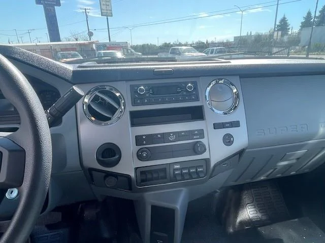 2025 Ford F-650 — photo 16