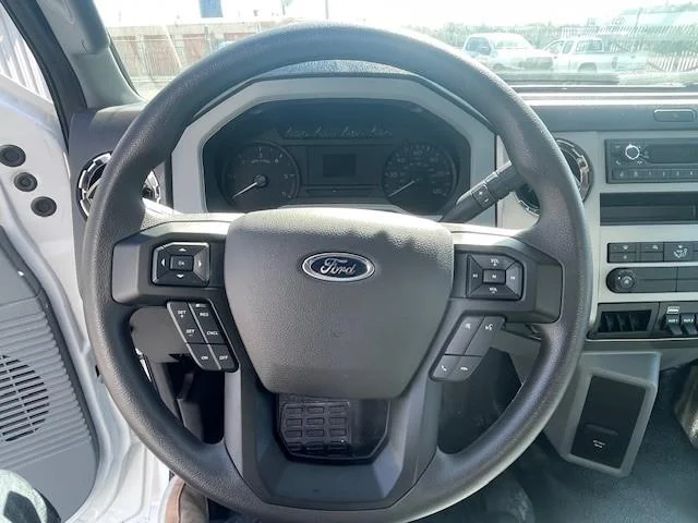 2025 Ford F-650 — photo 17