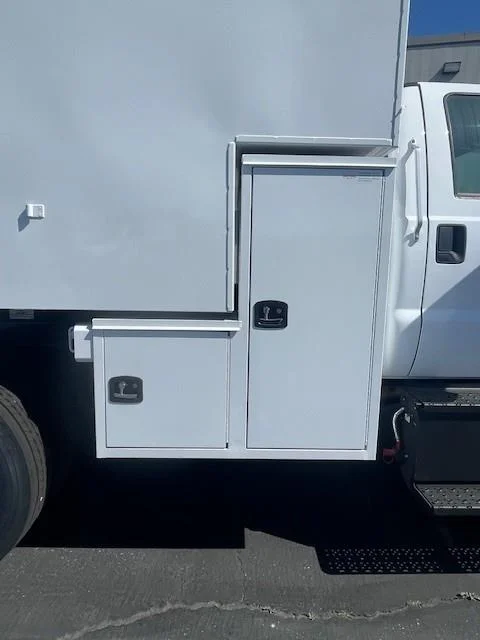 2025 Ford F-650 — photo 12