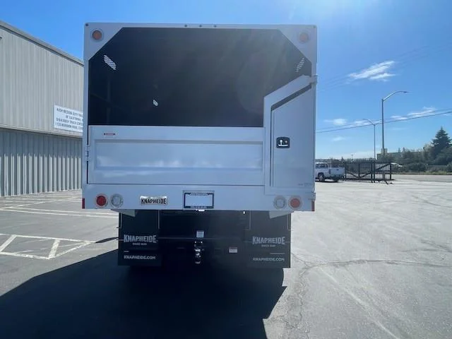 2025 Ford F-650 — photo 8