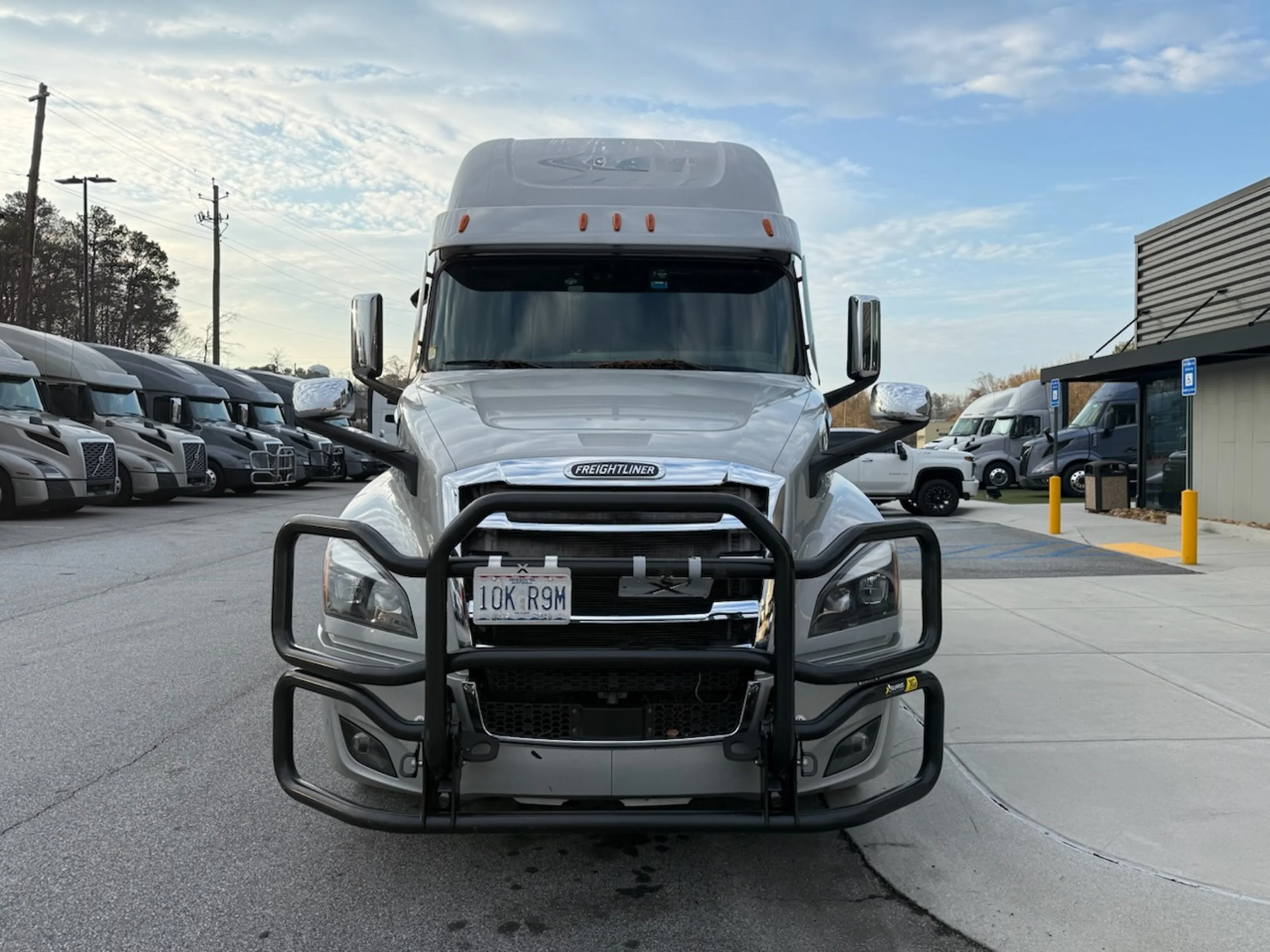 2024 Freightliner Cascadia - image 8