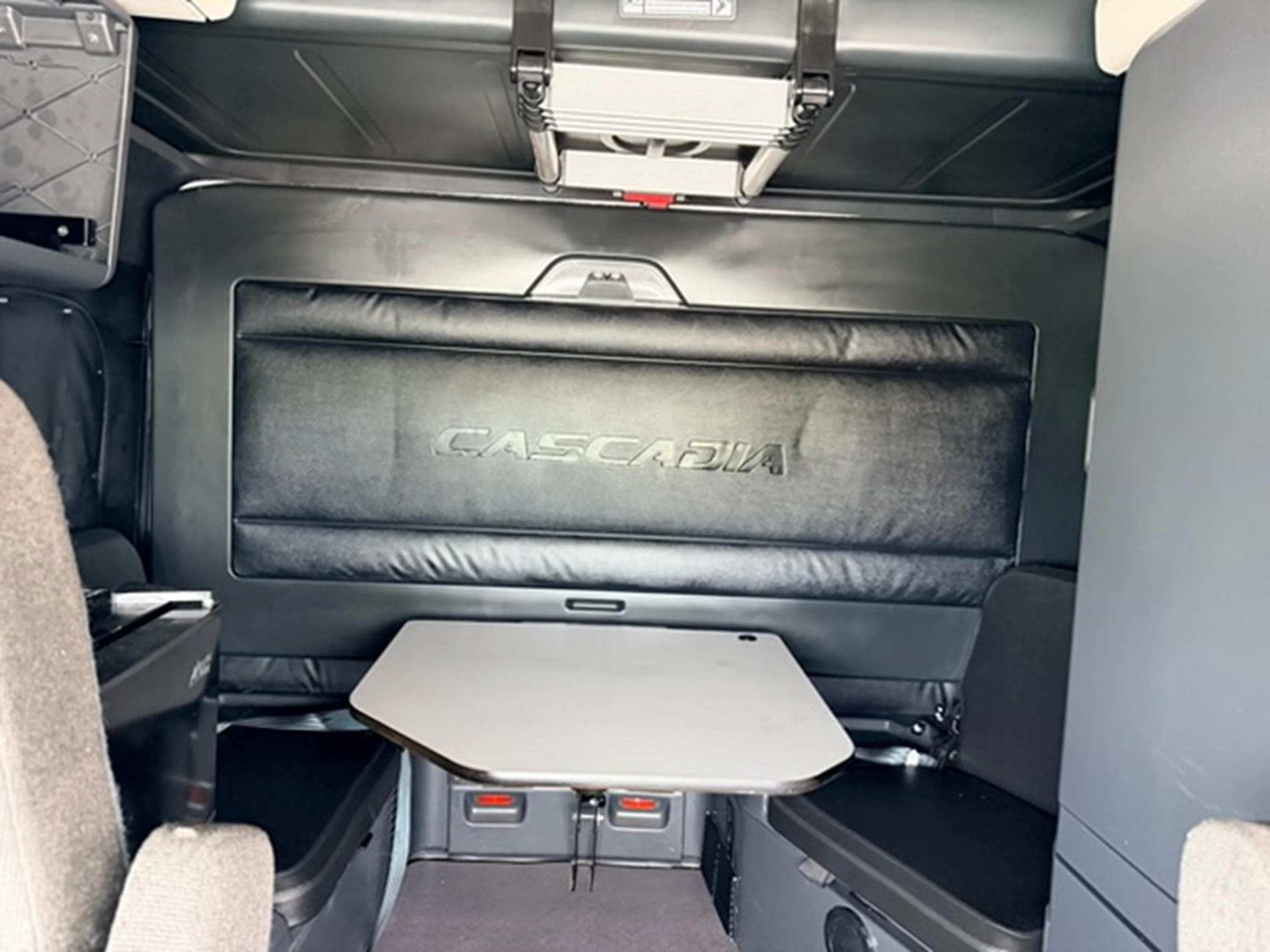 2024 Freightliner Cascadia - image 12