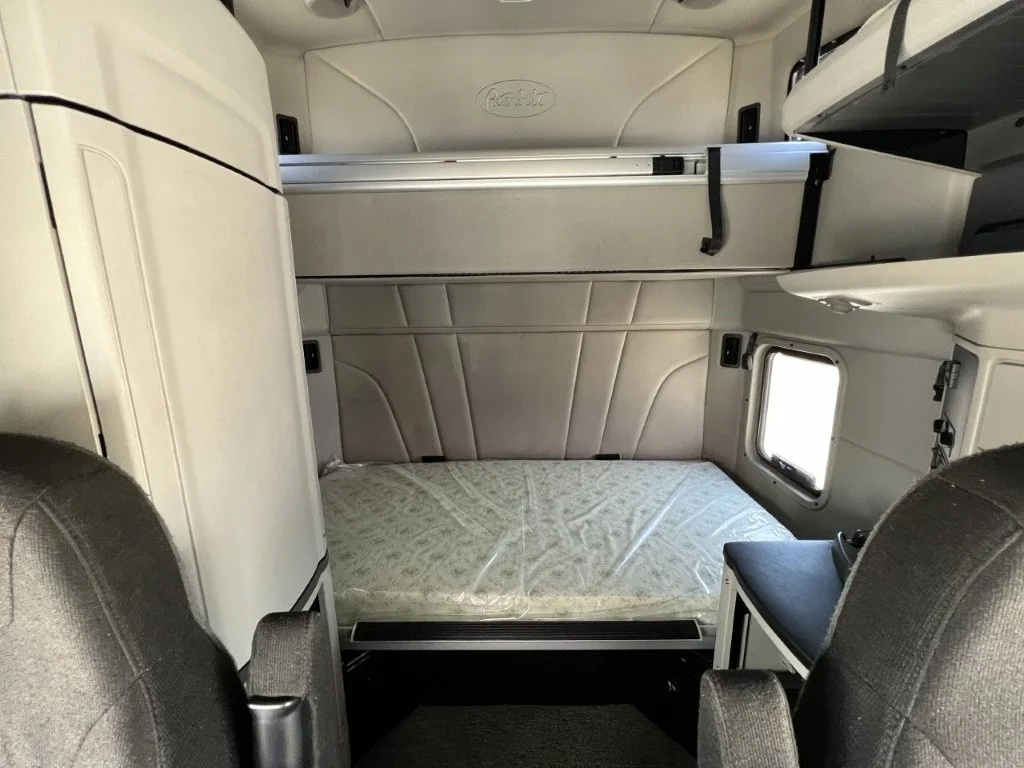 2022 Peterbilt 579 - image 7