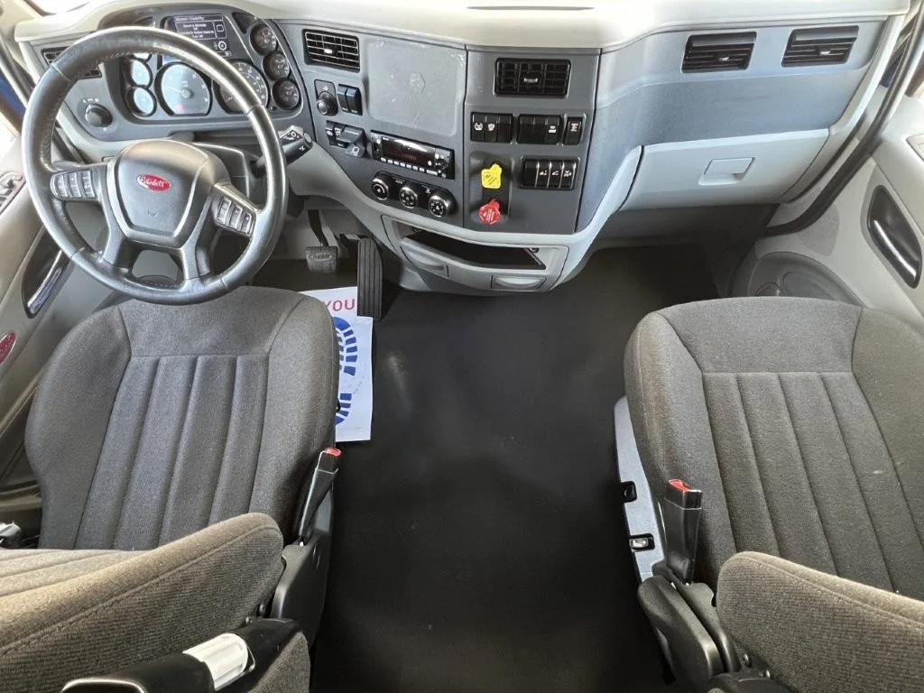 2022 Peterbilt 579 - image 13