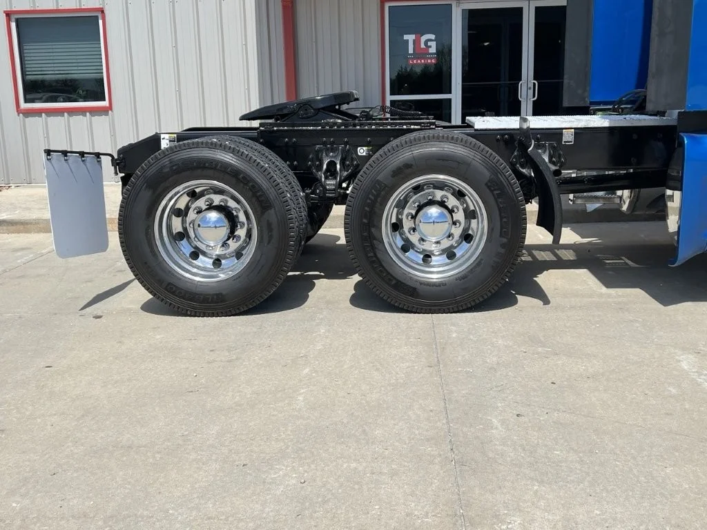 2022 Peterbilt 579 - image 14