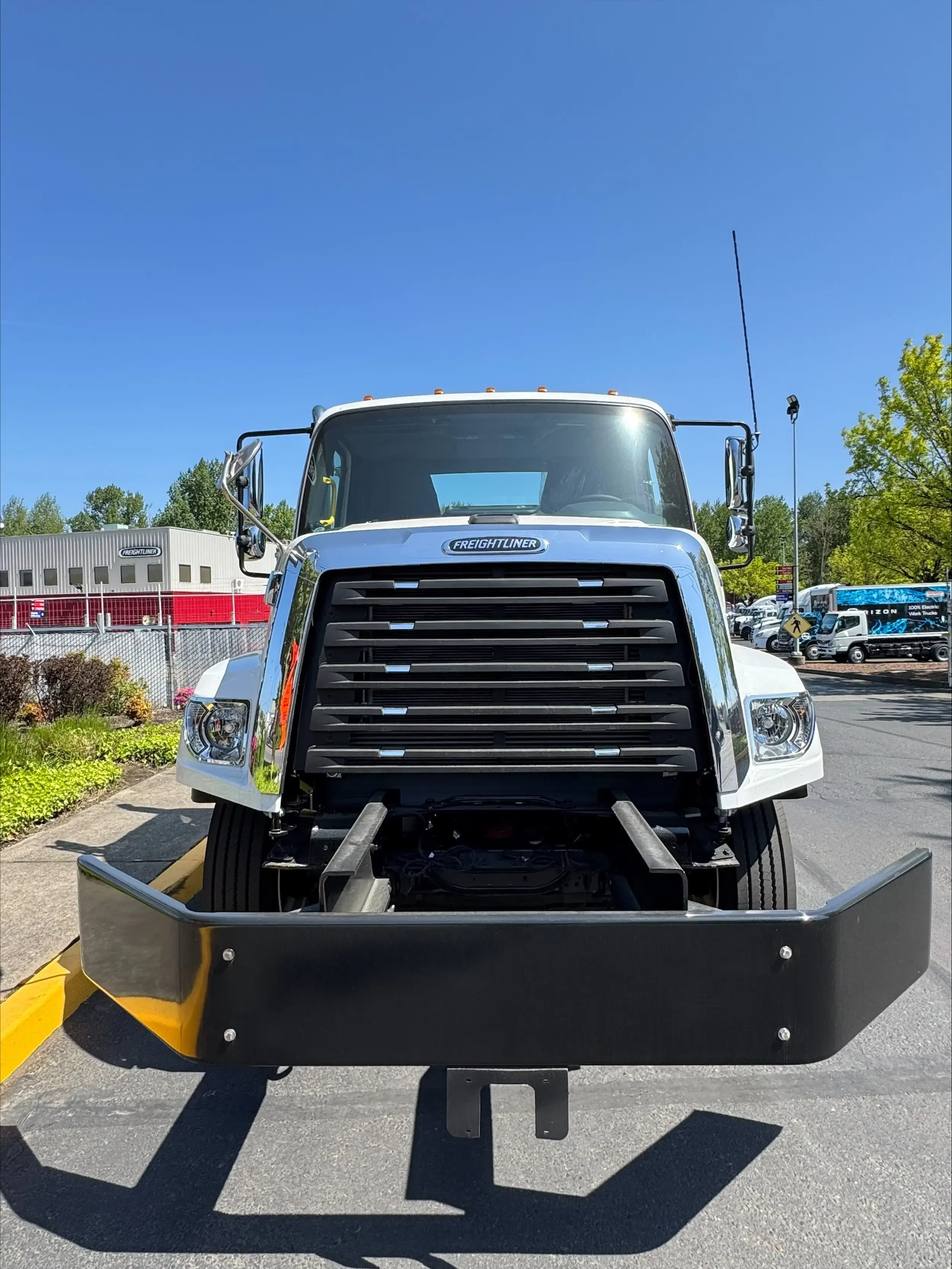 2025 Freightliner 108SD - image 4