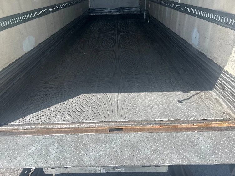 2019 Hino 268 in Fontana, CA — photo 10