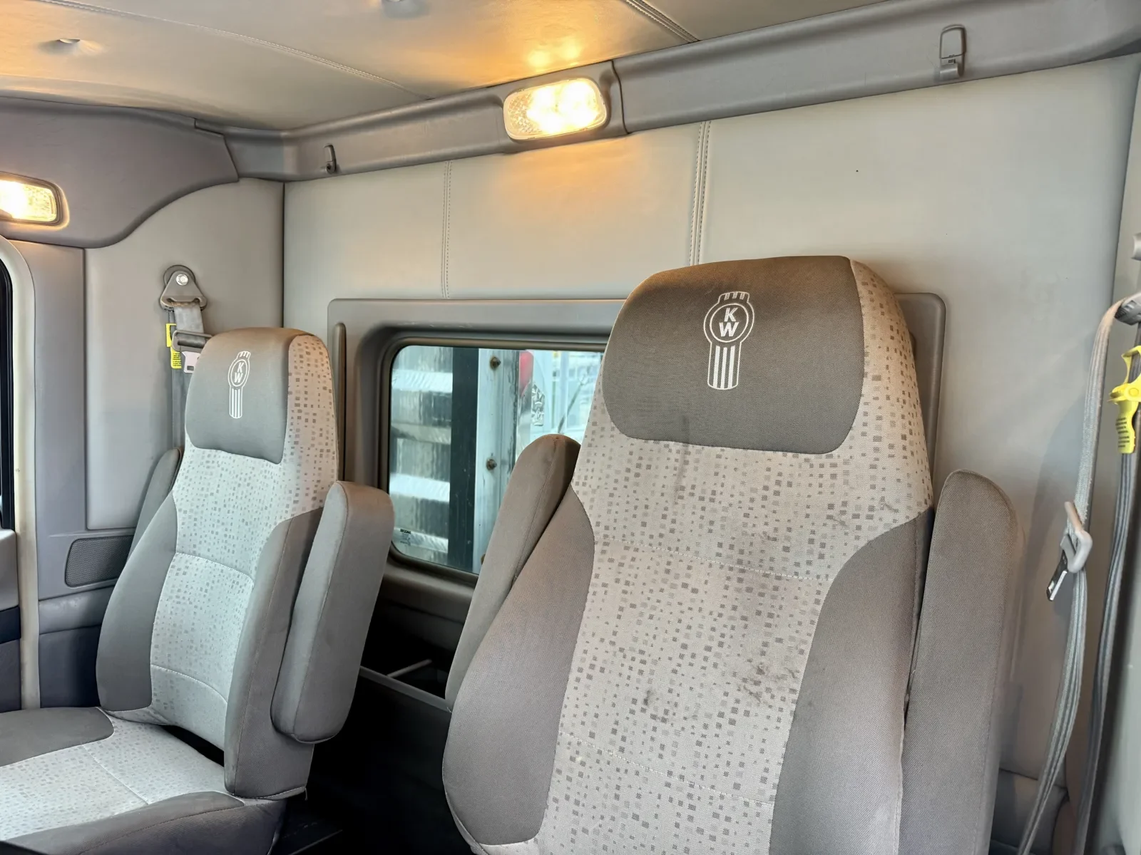 2016 Kenworth W900 - image 20