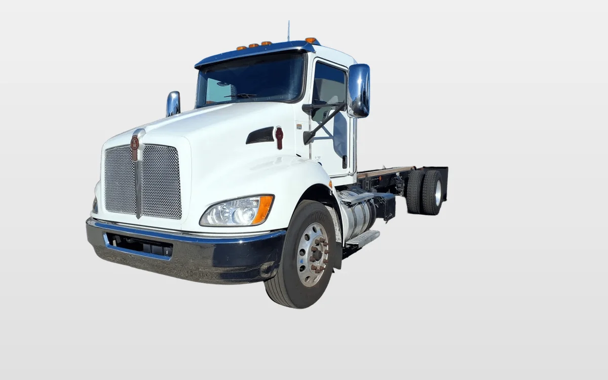 2020 Kenworth T370 - image 1