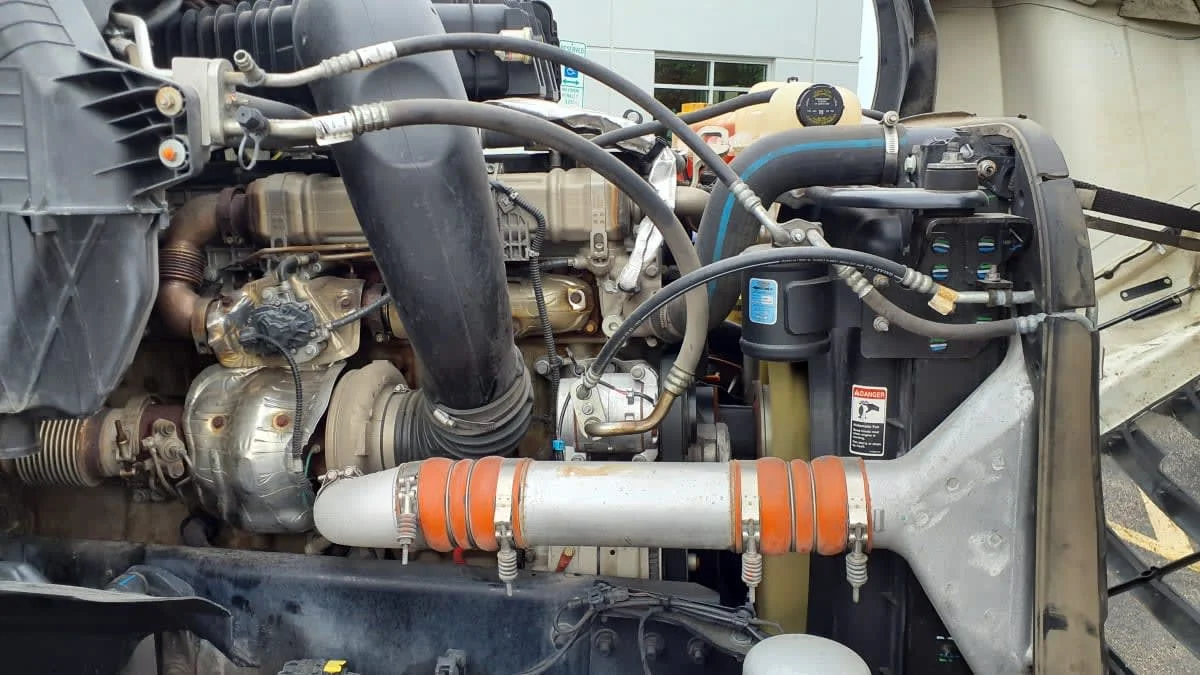 2023 Freightliner Cascadia in Bolingbrook, IL — photo 9