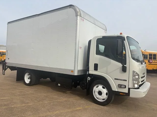 2022 Isuzu NPR - image 7