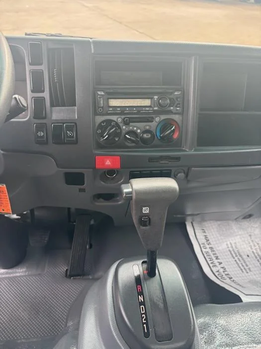 2022 Isuzu NPR - image 15