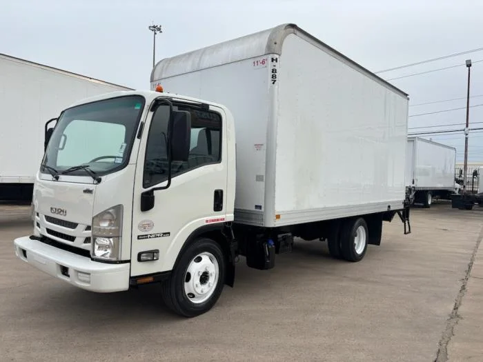 2022 Isuzu NPR - image 2