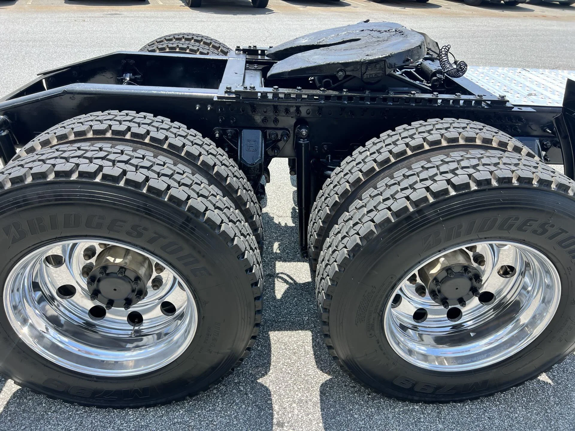 2025 Mack Pinnacle - image 8