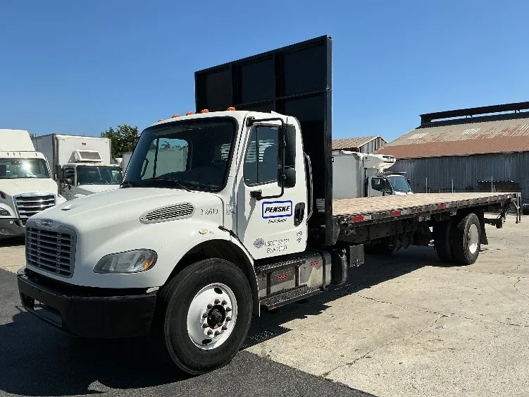 2019 Freightliner M2 106 in Ontario, CA — photo 3