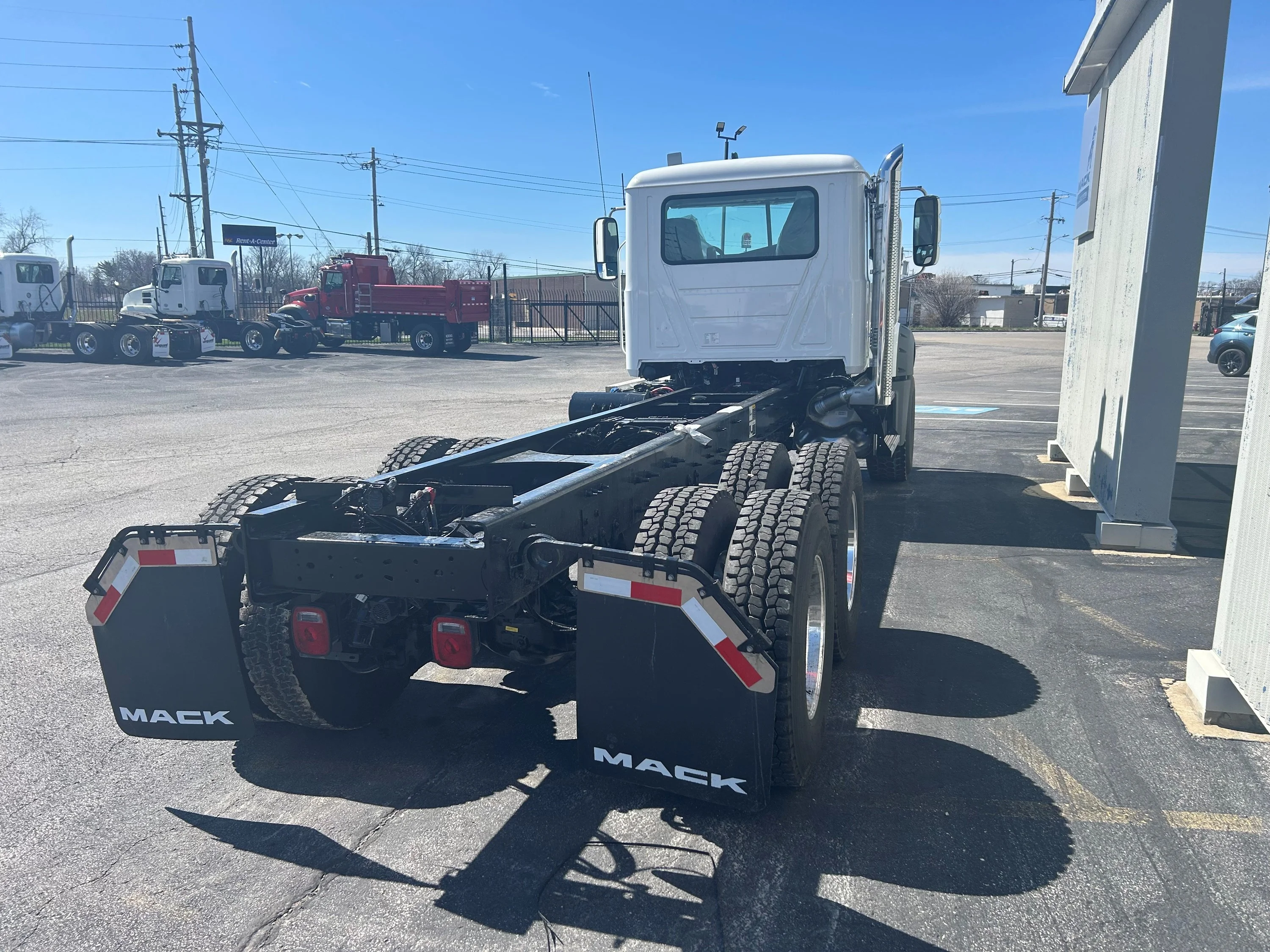 2027 Mack Granite in CAHOKIA, IL — photo 4