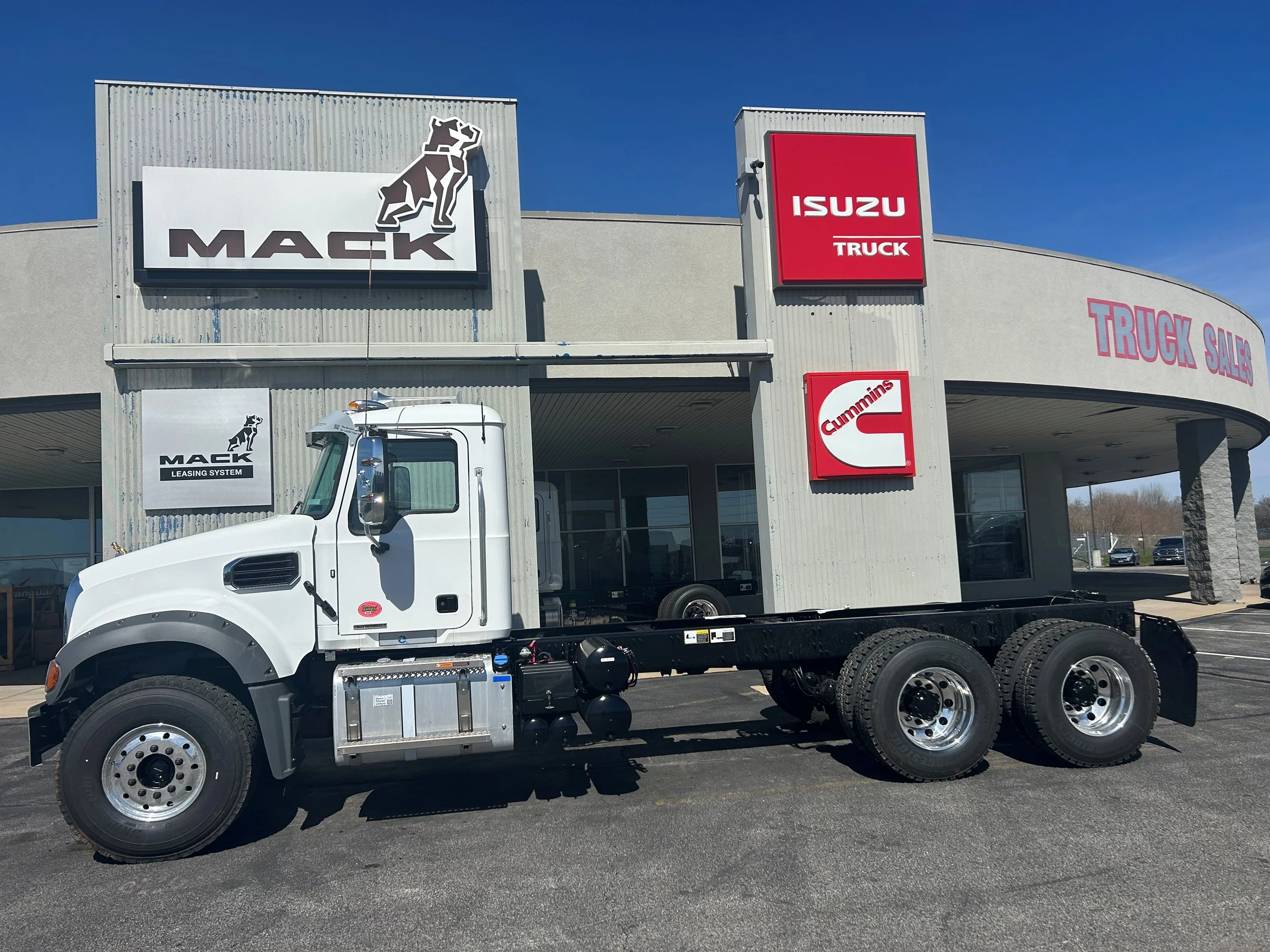 2027 Mack Granite in CAHOKIA, IL